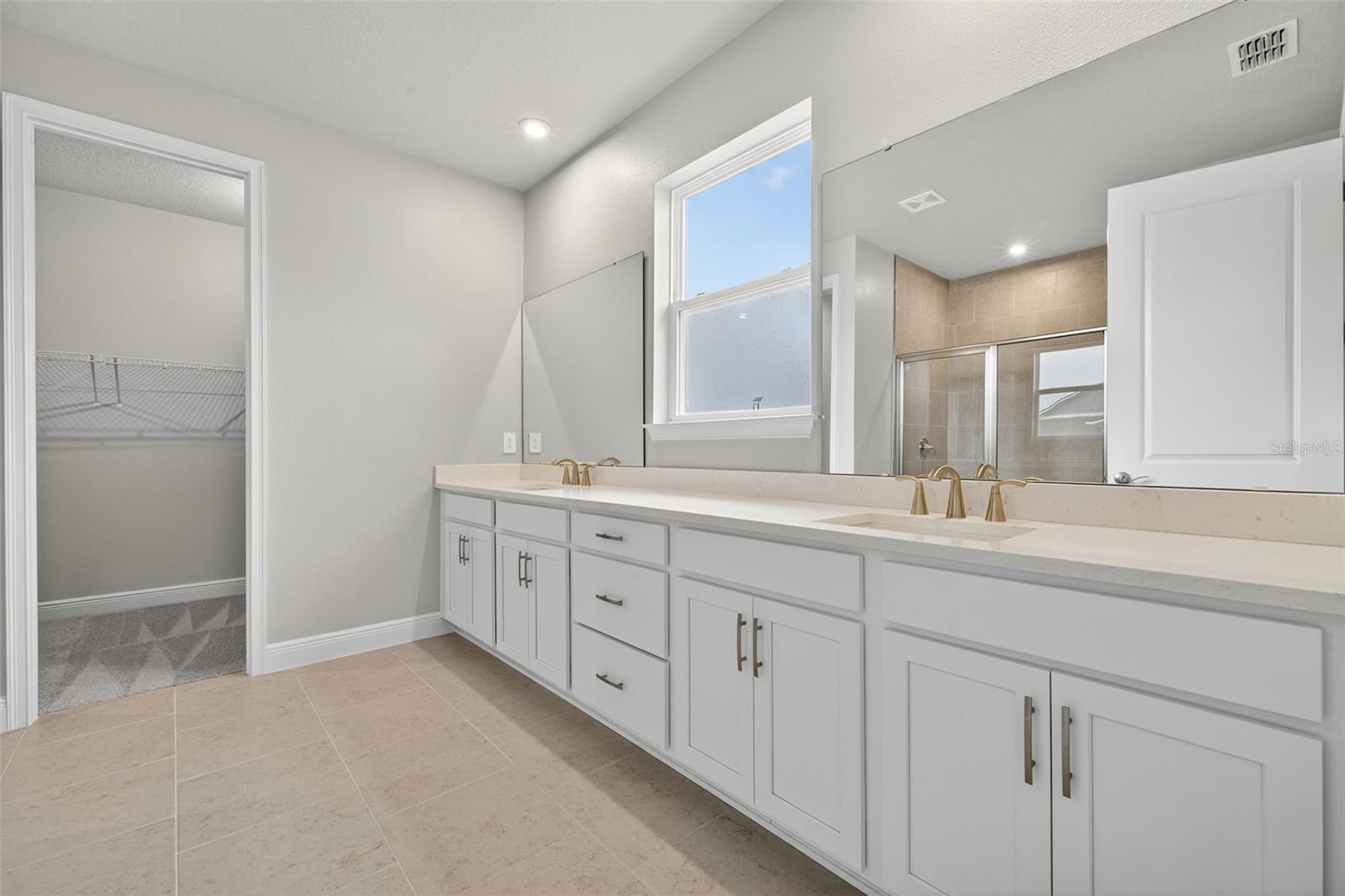 Image 19 of 41 For 12404 52nd Street E