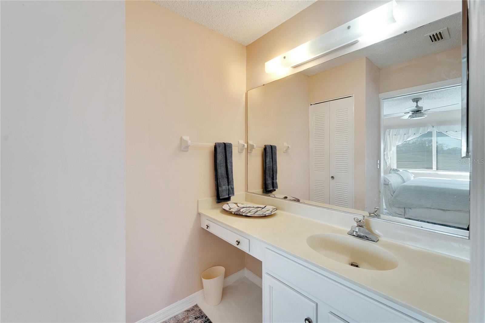 Image 24 of 63 For 2407 Locksley Street 224