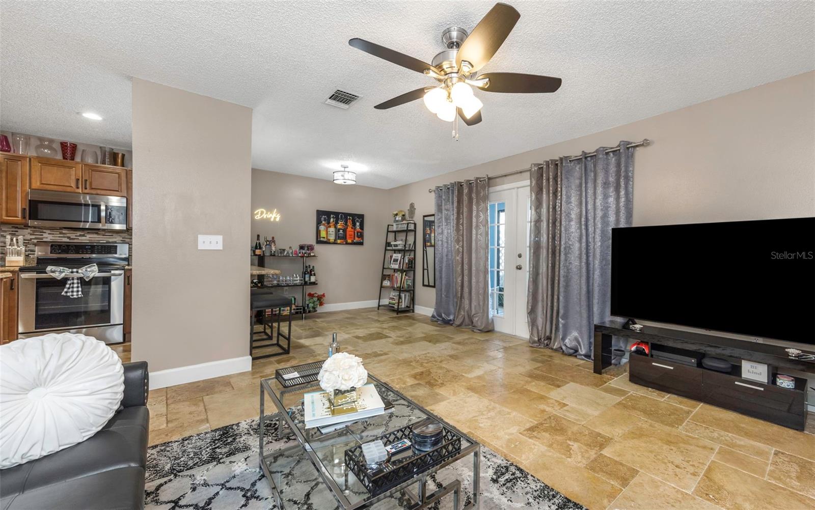 Listing photo id 21 for 4239 Brentwood Park Circle