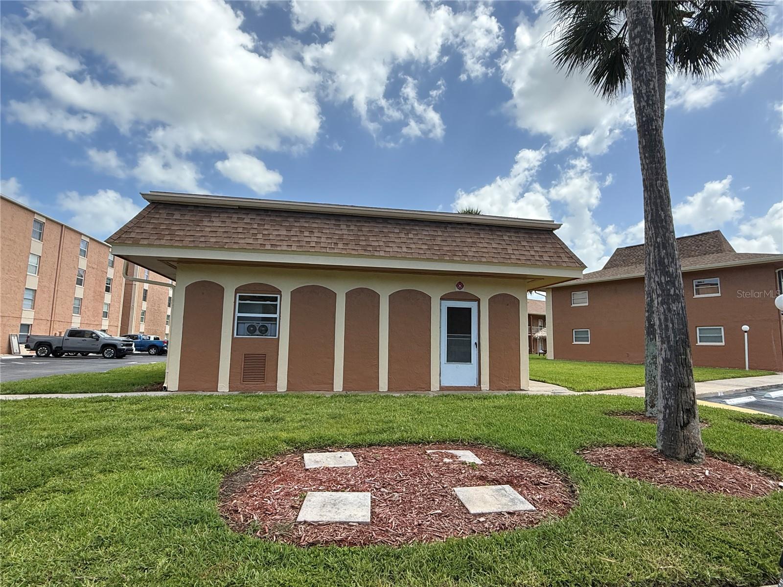 Image 22 of 23 For 12760 Indian Rocks Road 562