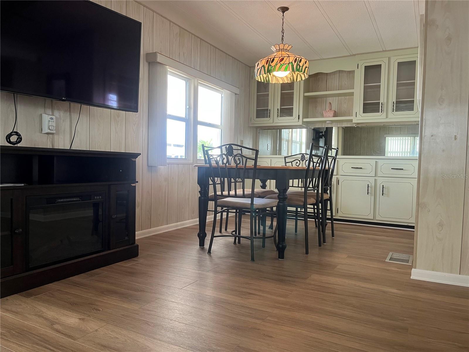 Image 9 of 21 For 61 Tanglewood Drive