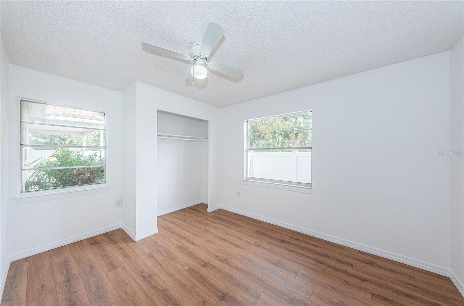 Listing photo id 10 for 601 Paris Avenue S