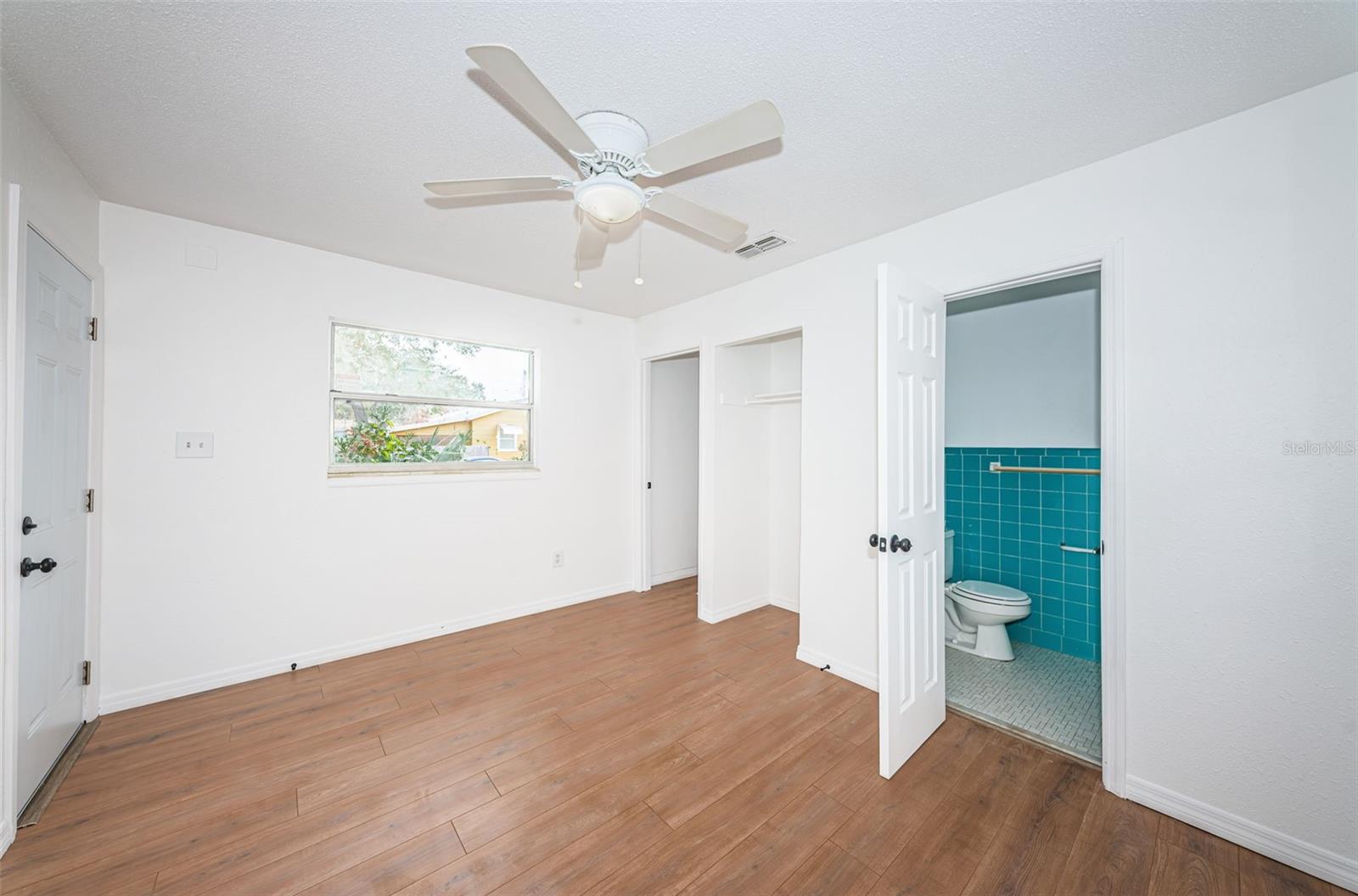 Listing photo id 19 for 601 Paris Avenue S