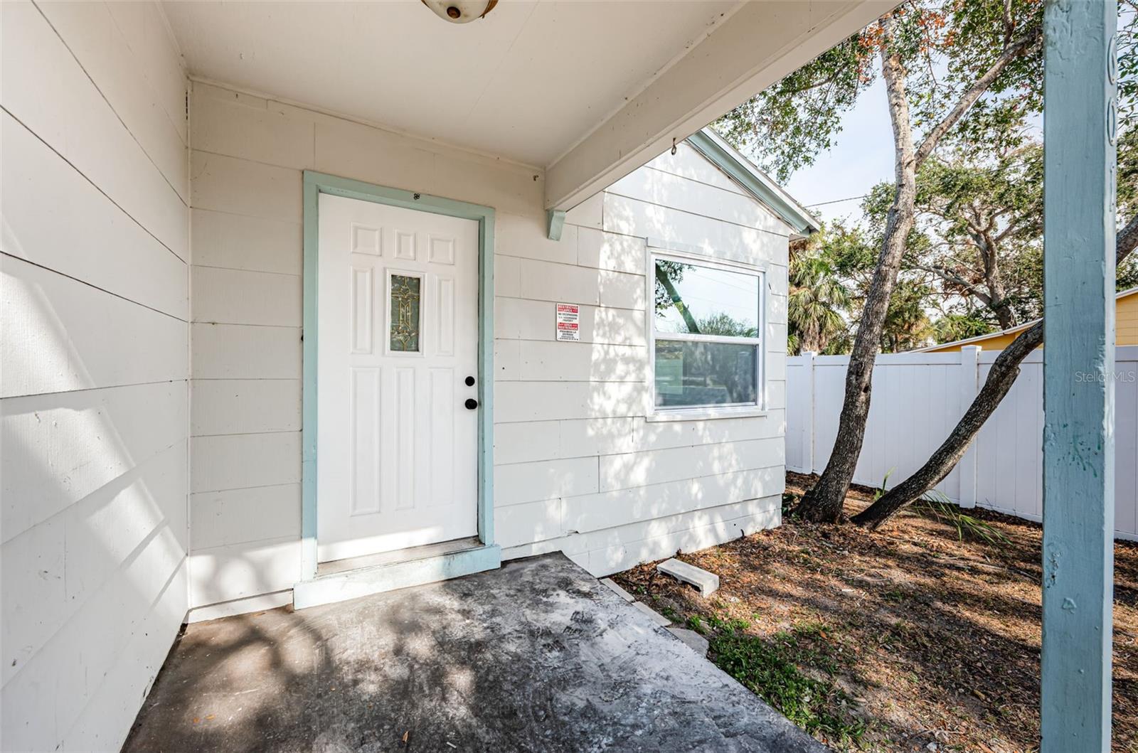 Listing photo id 1 for 601 Paris Avenue S