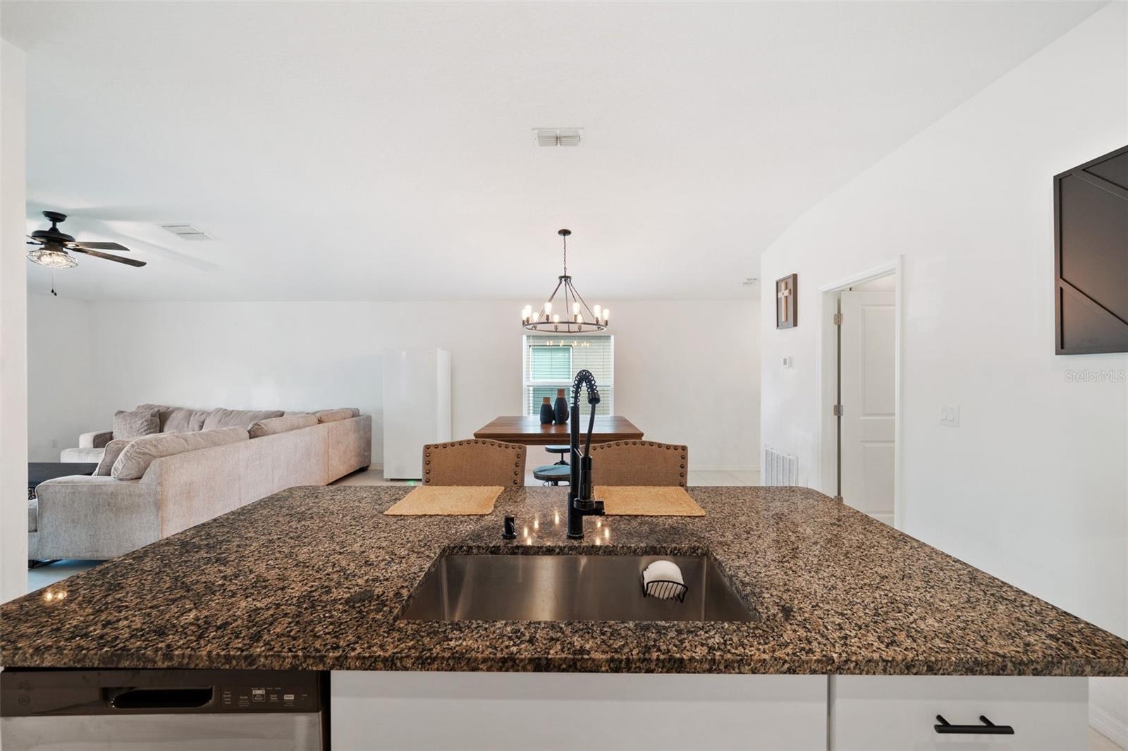Image 10 of 31 For 5493 Blue Azure Drive