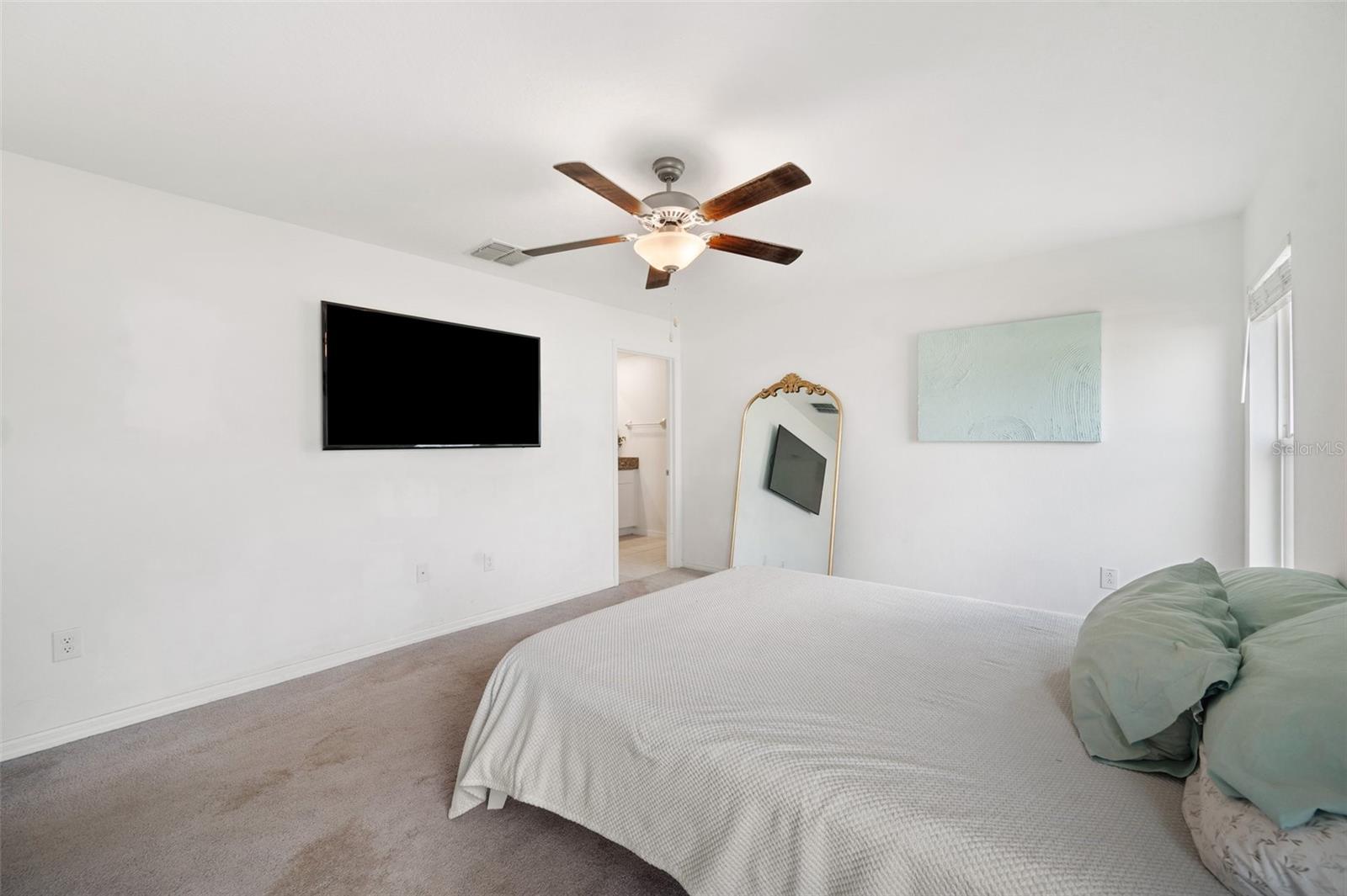 Image 14 of 31 For 5493 Blue Azure Drive