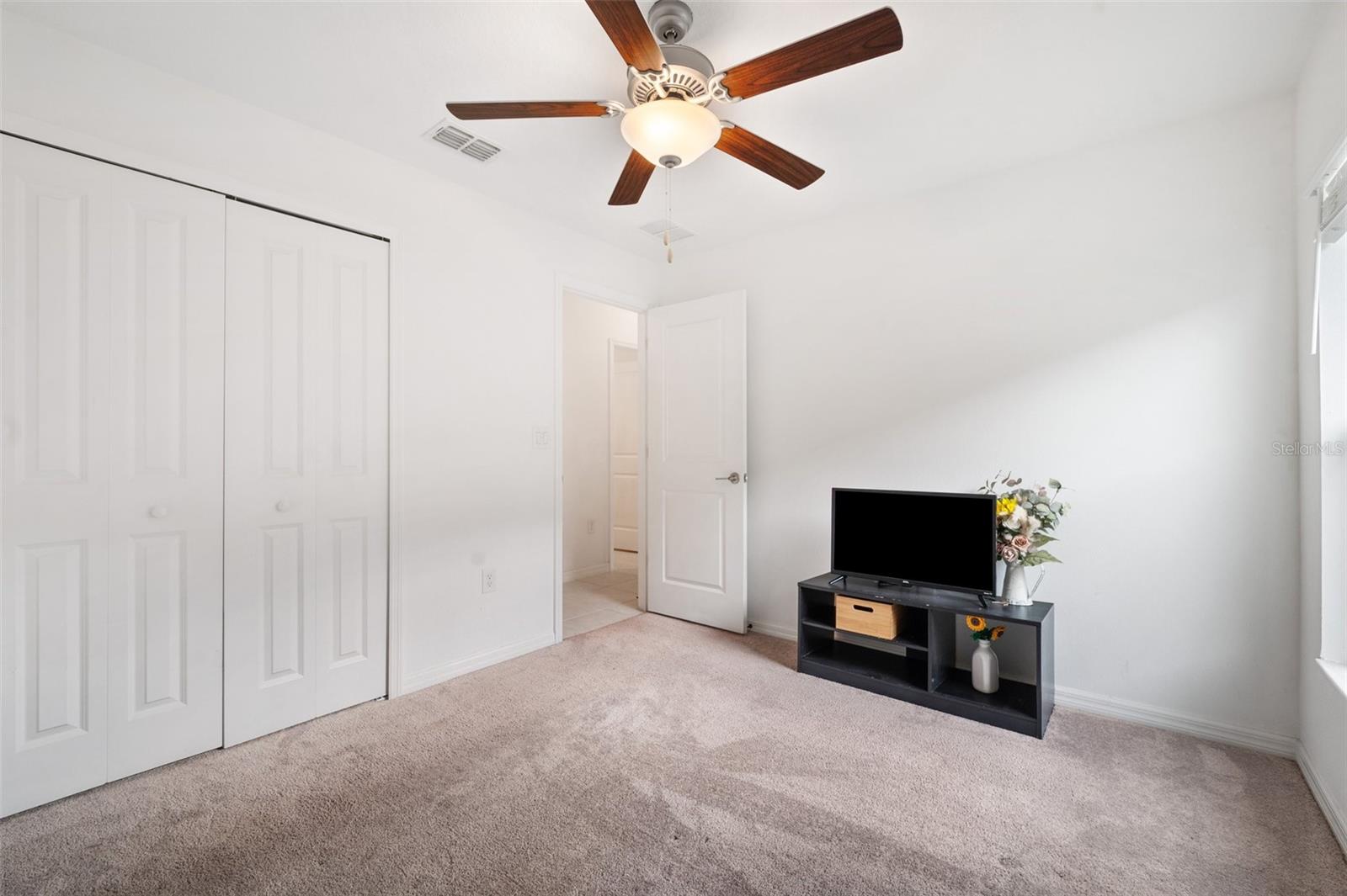 Image 17 of 31 For 5493 Blue Azure Drive