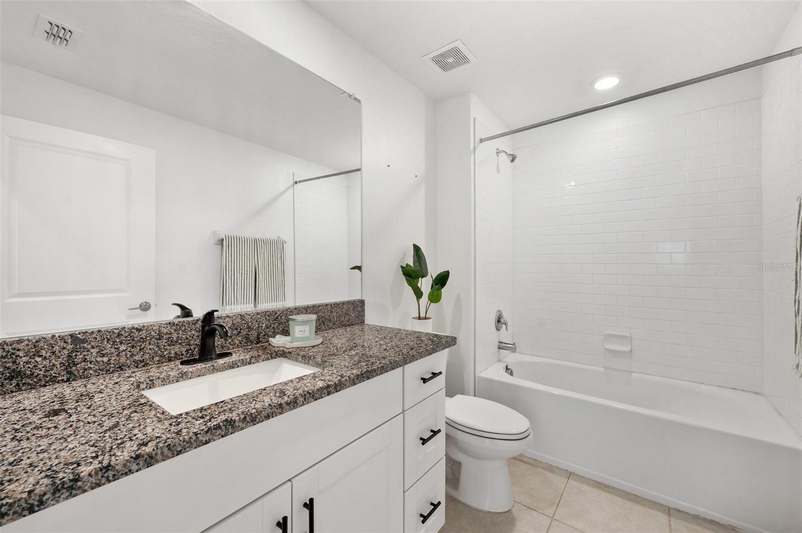 Image 18 of 31 For 5493 Blue Azure Drive