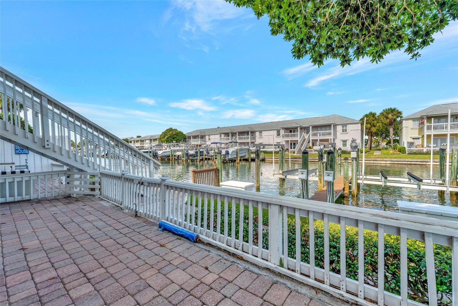 Image 22 of 44 For 4827 Coquina Key Drive Se B