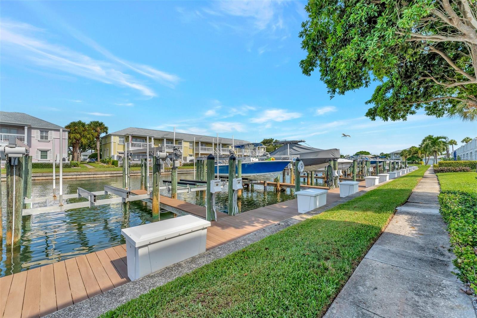 Image 25 of 44 For 4827 Coquina Key Drive Se B