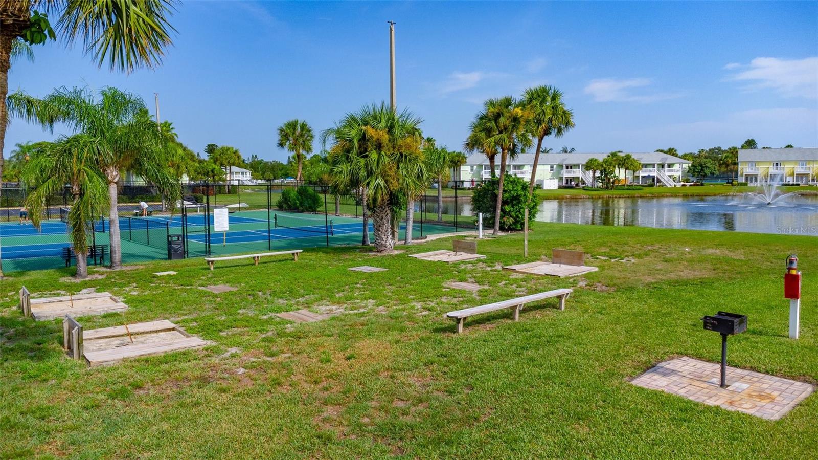 Image 37 of 44 For 4827 Coquina Key Drive Se B