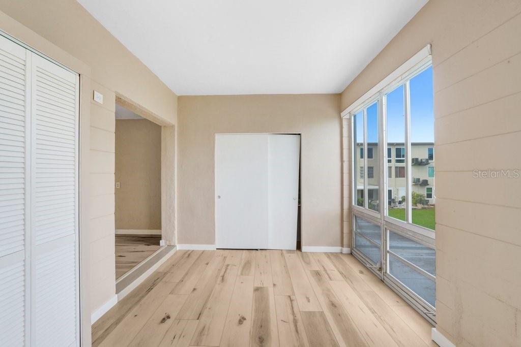 Image 29 of 46 For 2434 Australia Way E 42
