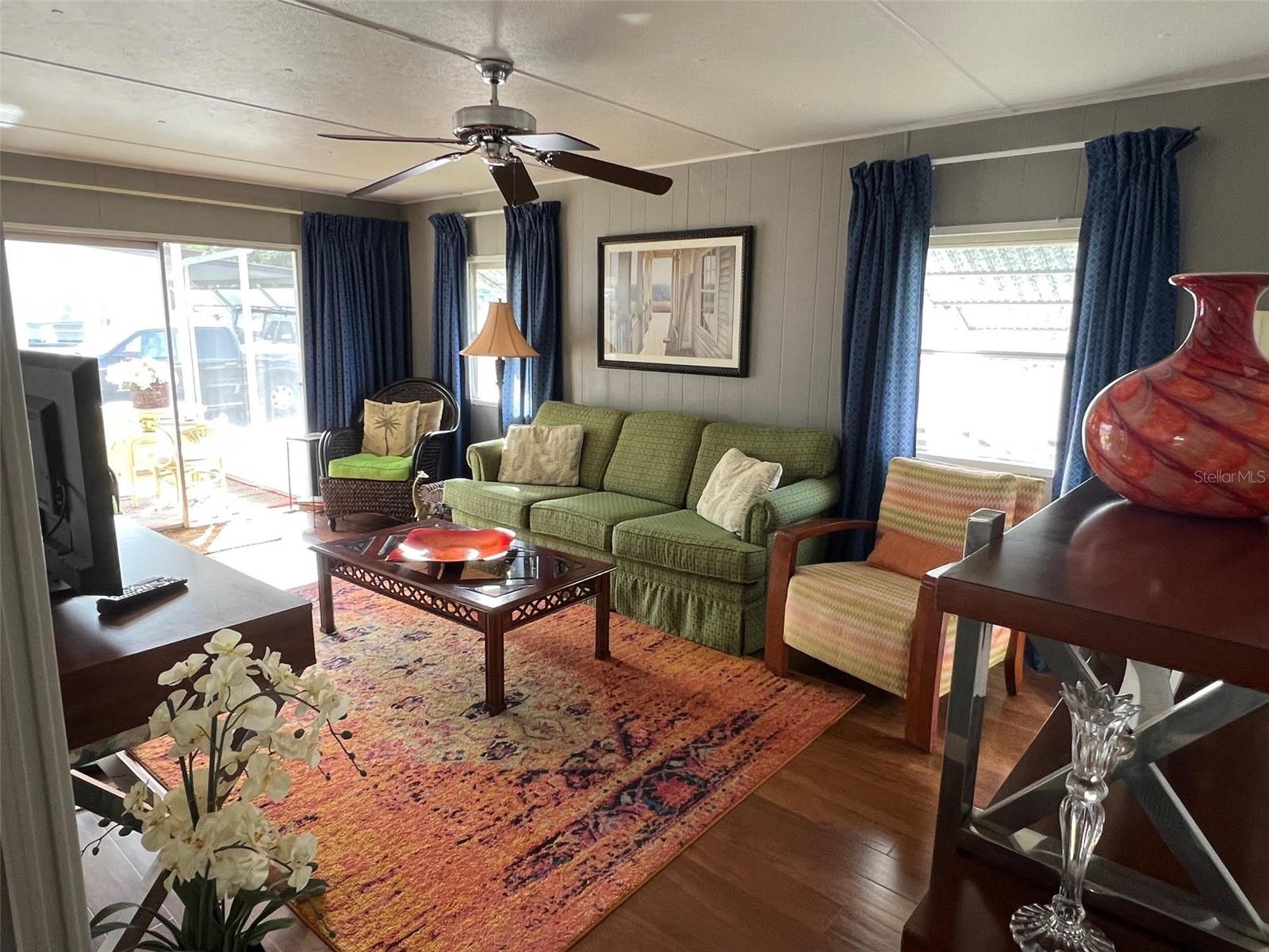 Image 13 of 31 For 12651 Seminole Boulevard 15b