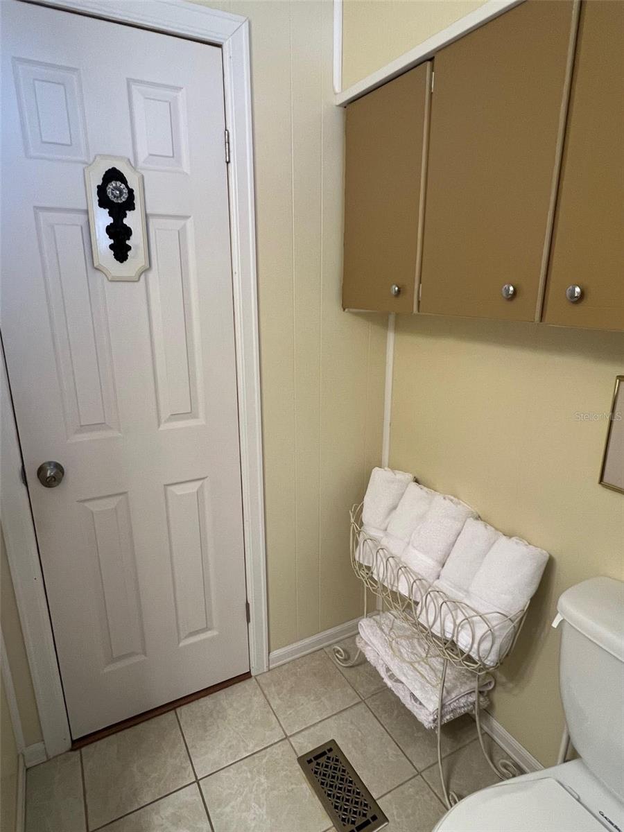 Image 21 of 31 For 12651 Seminole Boulevard 15b