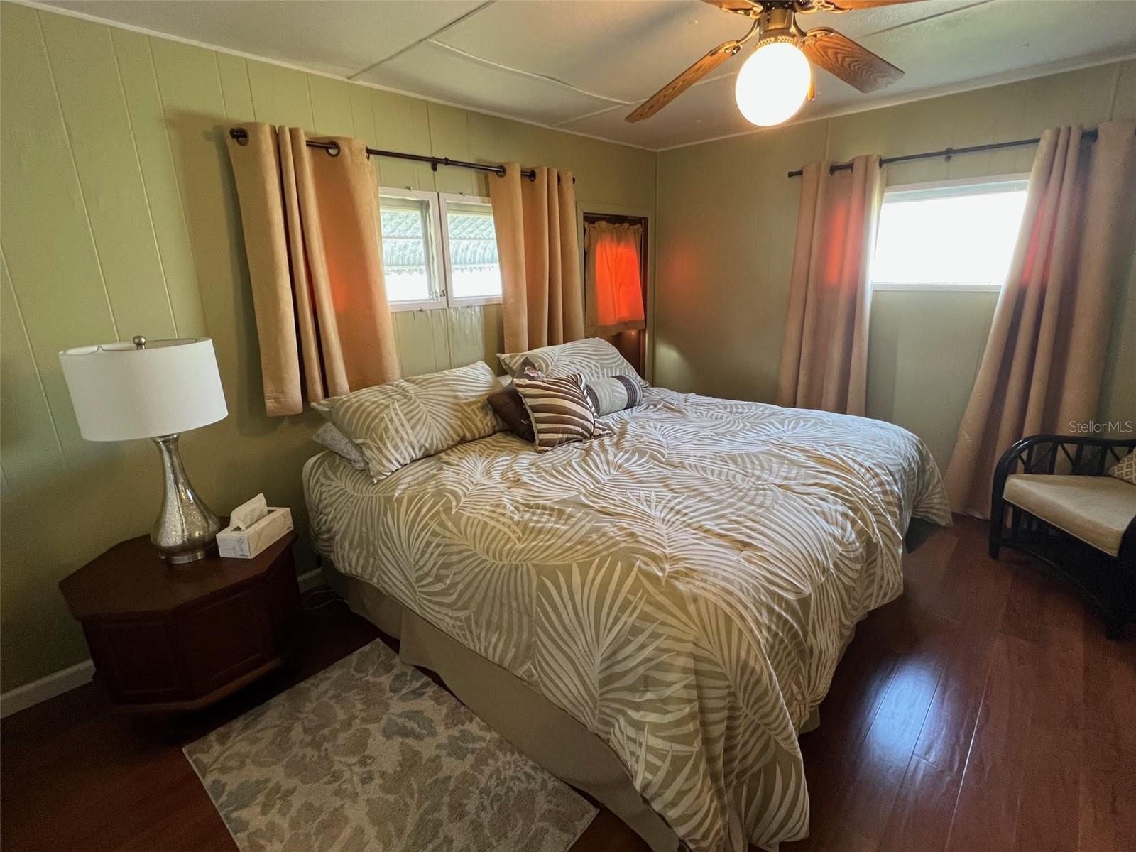 Image 25 of 31 For 12651 Seminole Boulevard 15b