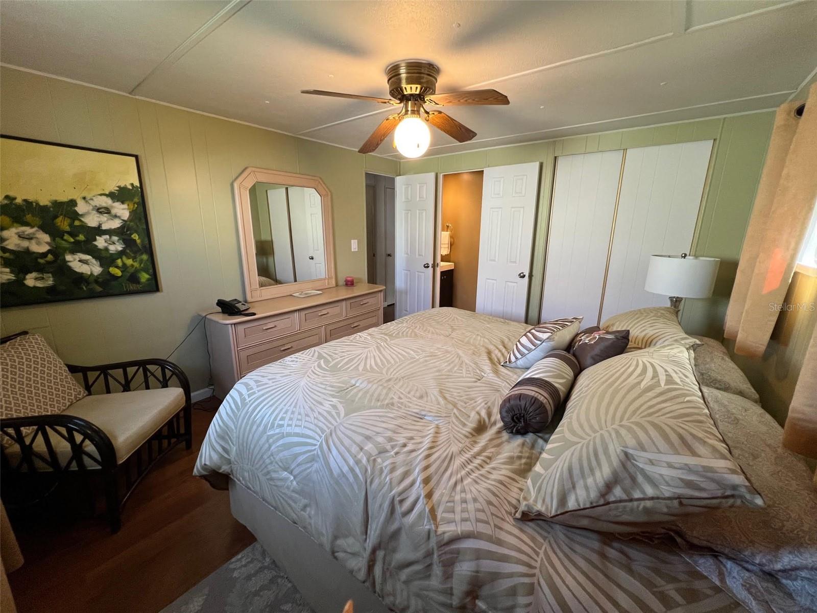Image 27 of 31 For 12651 Seminole Boulevard 15b
