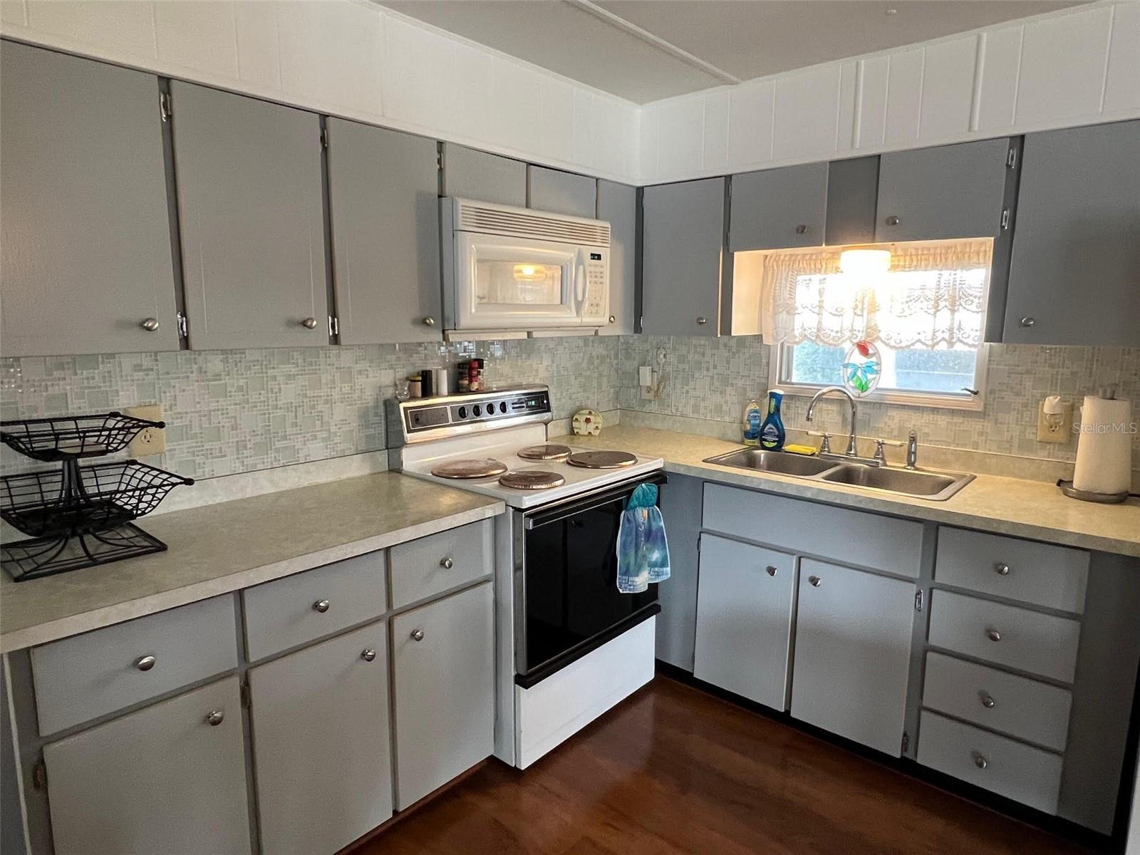 Image 7 of 31 For 12651 Seminole Boulevard 15b