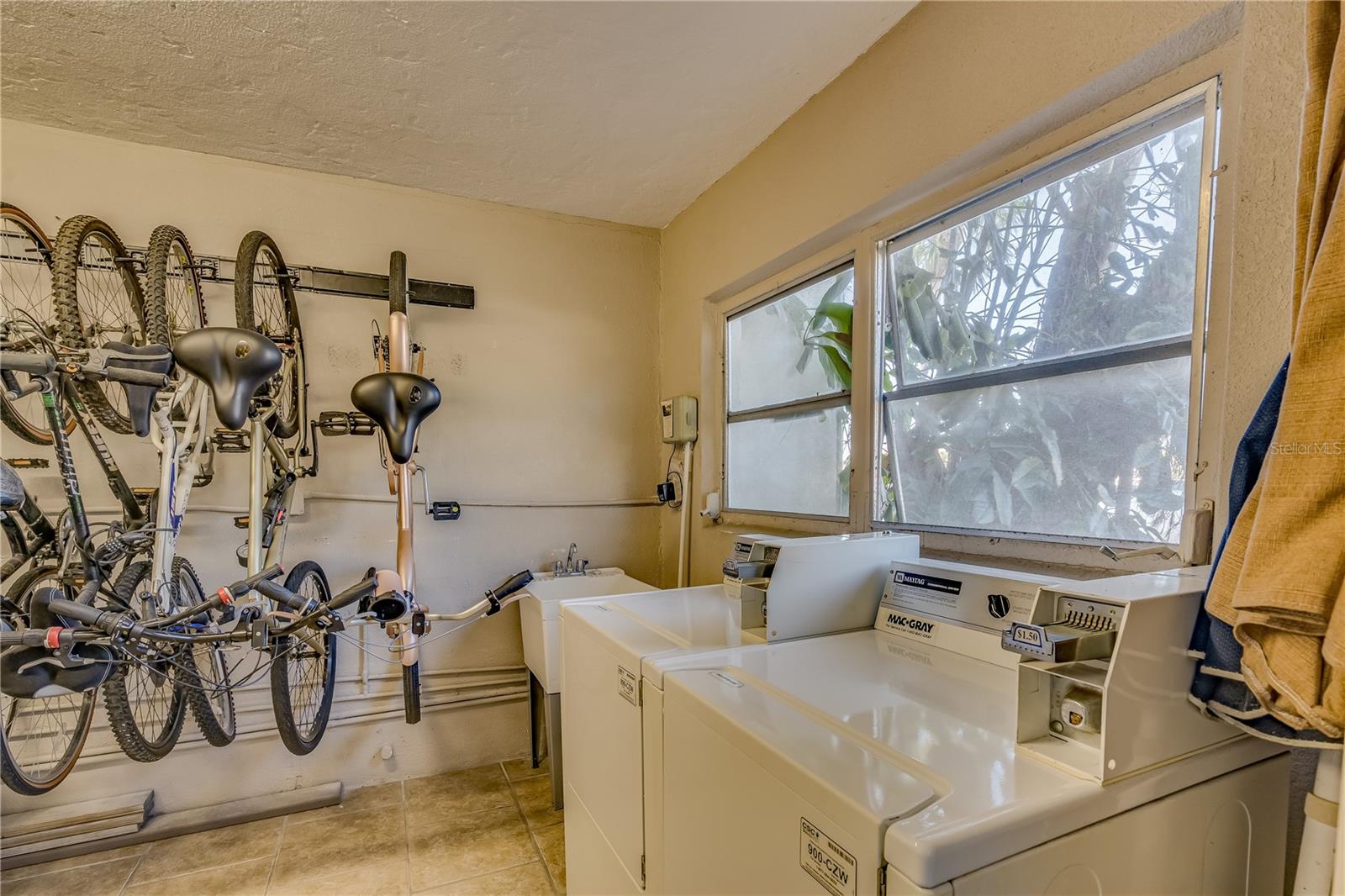 Image 70 of 71 For 3717 46th Avenue S 6