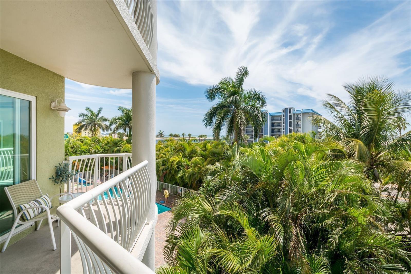 Image 13 of 25 For 11605 Gulf Boulevard 307