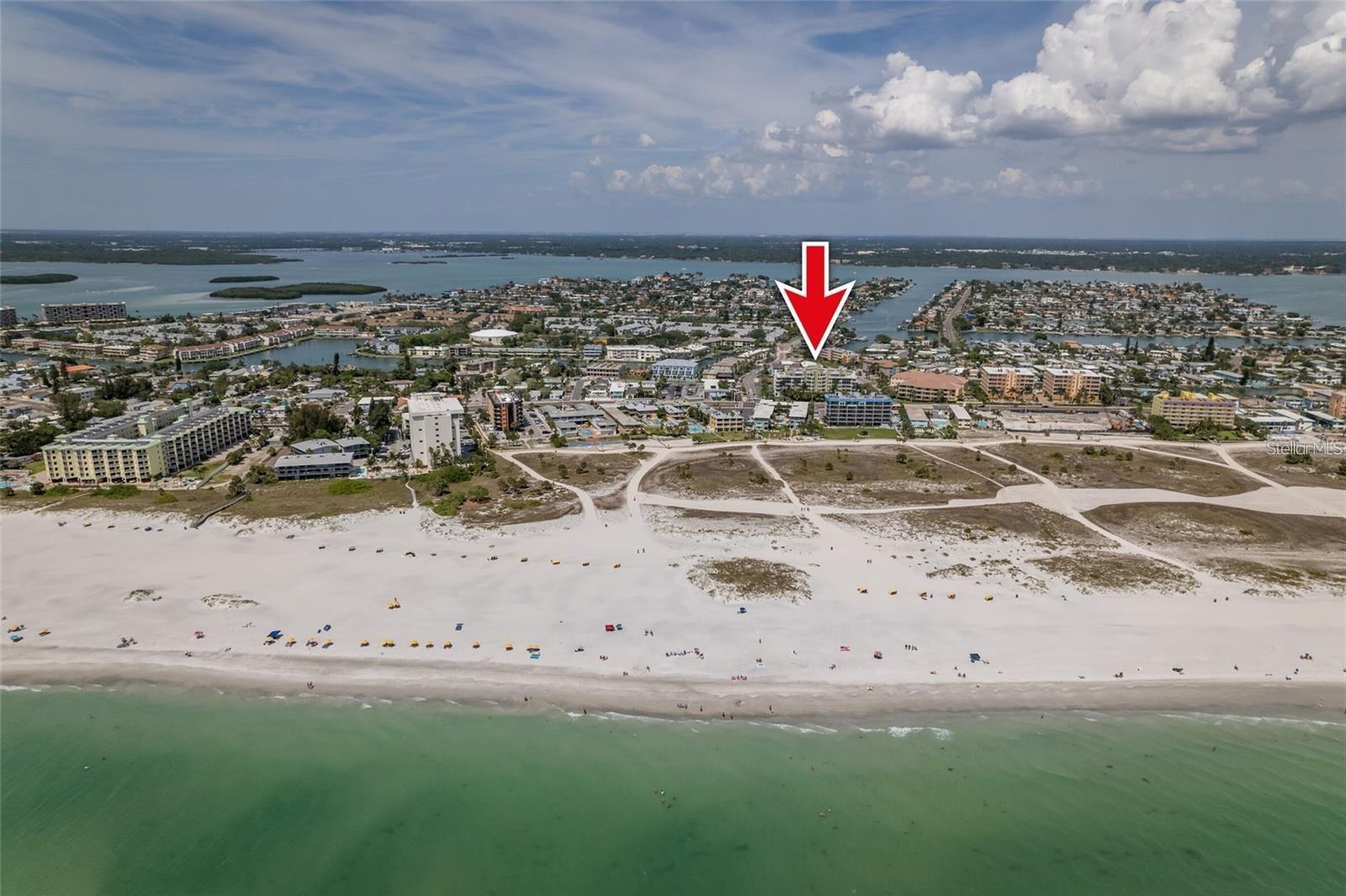 Image 4 of 25 For 11605 Gulf Boulevard 307