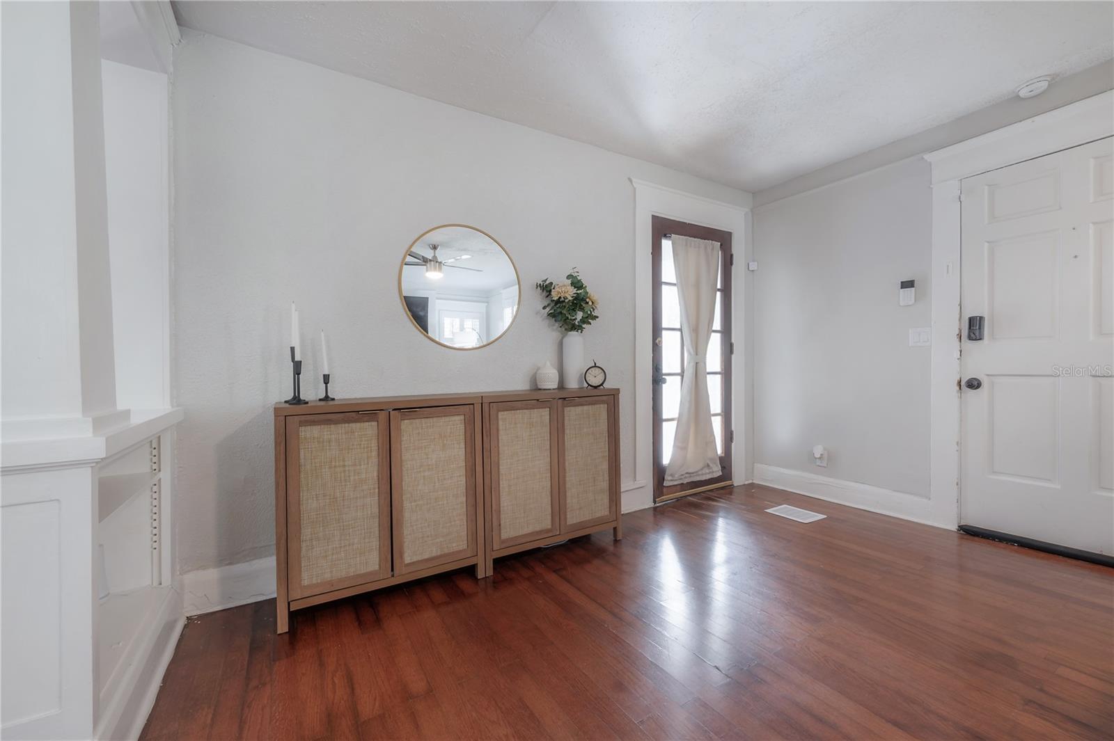 Listing photo id 7 for 922 Patterson Street