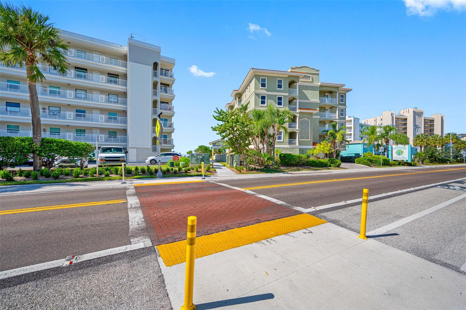 Image 32 of 38 For 19417 Gulf Boulevard C-211