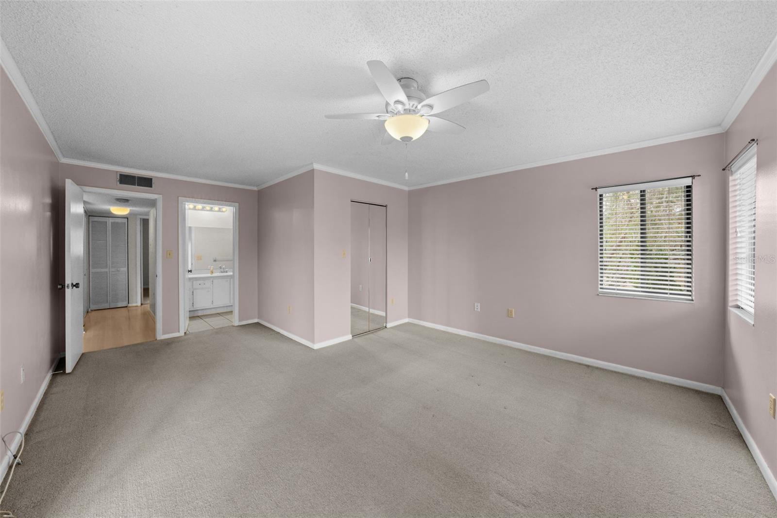 Image 18 of 40 For 2679 Sabal Springs Circle 203