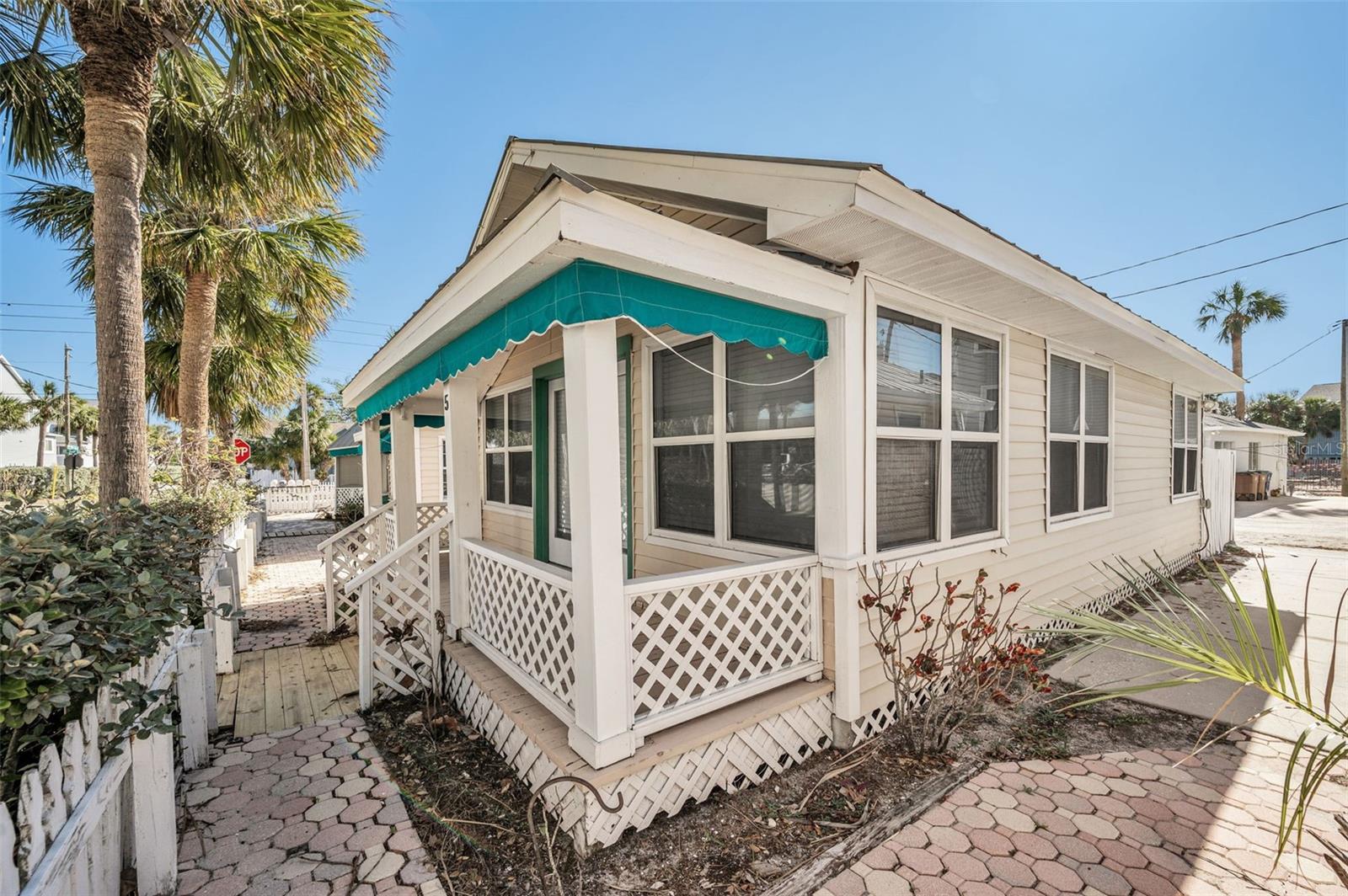 Image 16 of 41 For 822 Gulf Boulevard 4-6