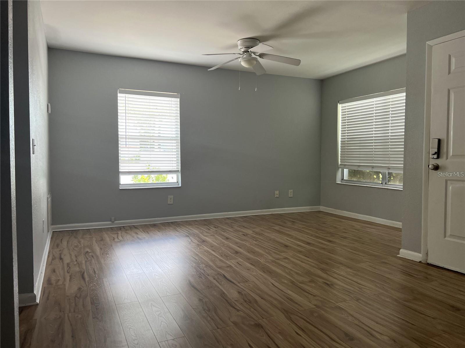 Image 2 of 12 For 5440 Macdill Avenue 3f