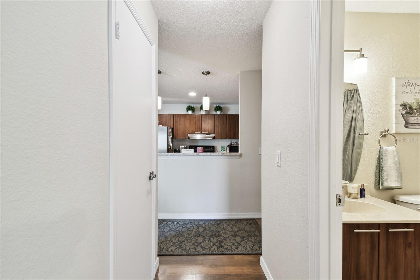 Image 15 of 97 For 9481 Highland Oak Drive 807