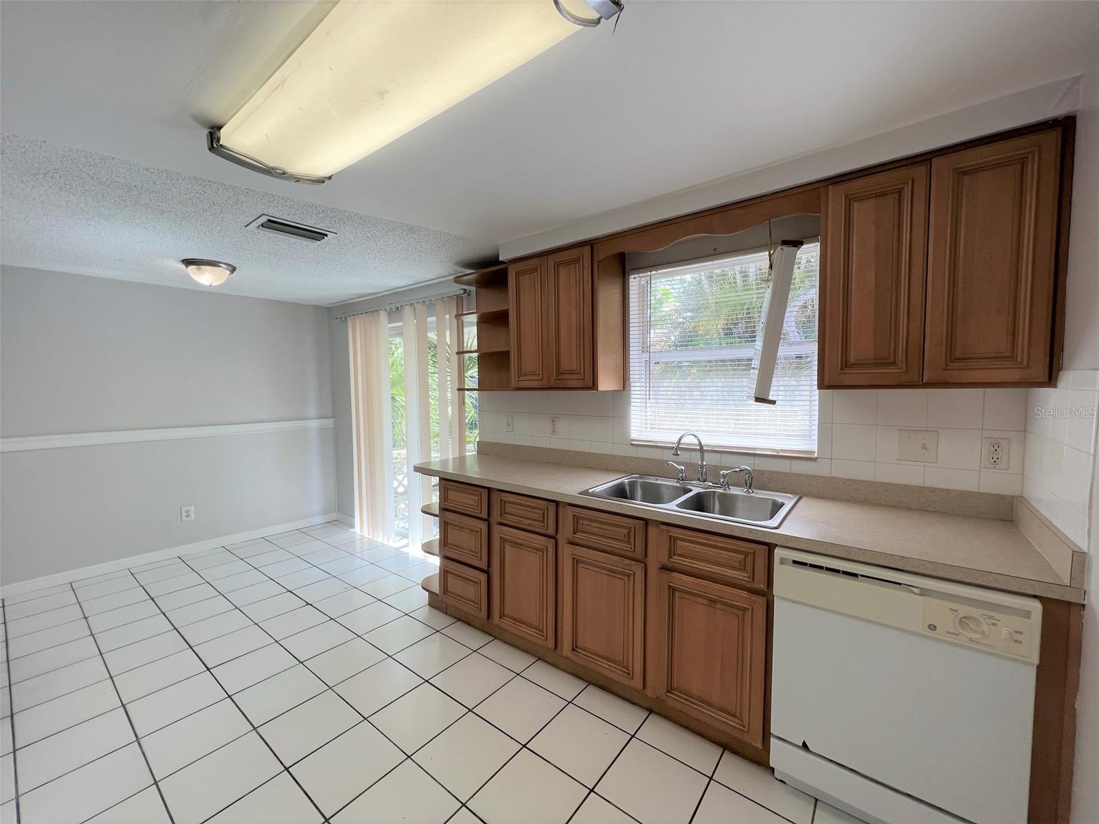 Image 8 of 22 For 8634 Sabal Way