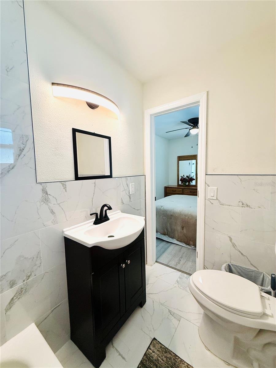 Image 21 of 26 For 15564 Avalon Avenue