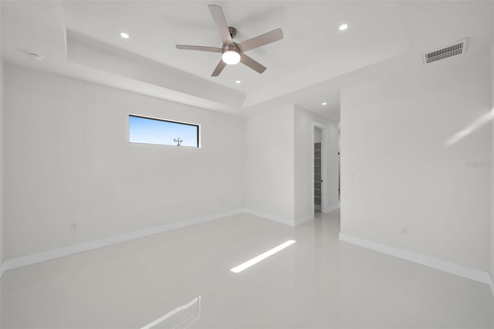 Image 17 of 51 For 2219 Surfside Boulevard