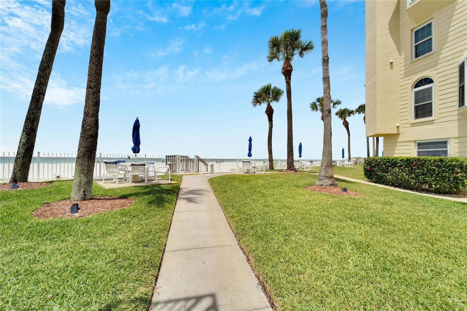 Image 5 of 65 For 17960 Gulf Boulevard 123