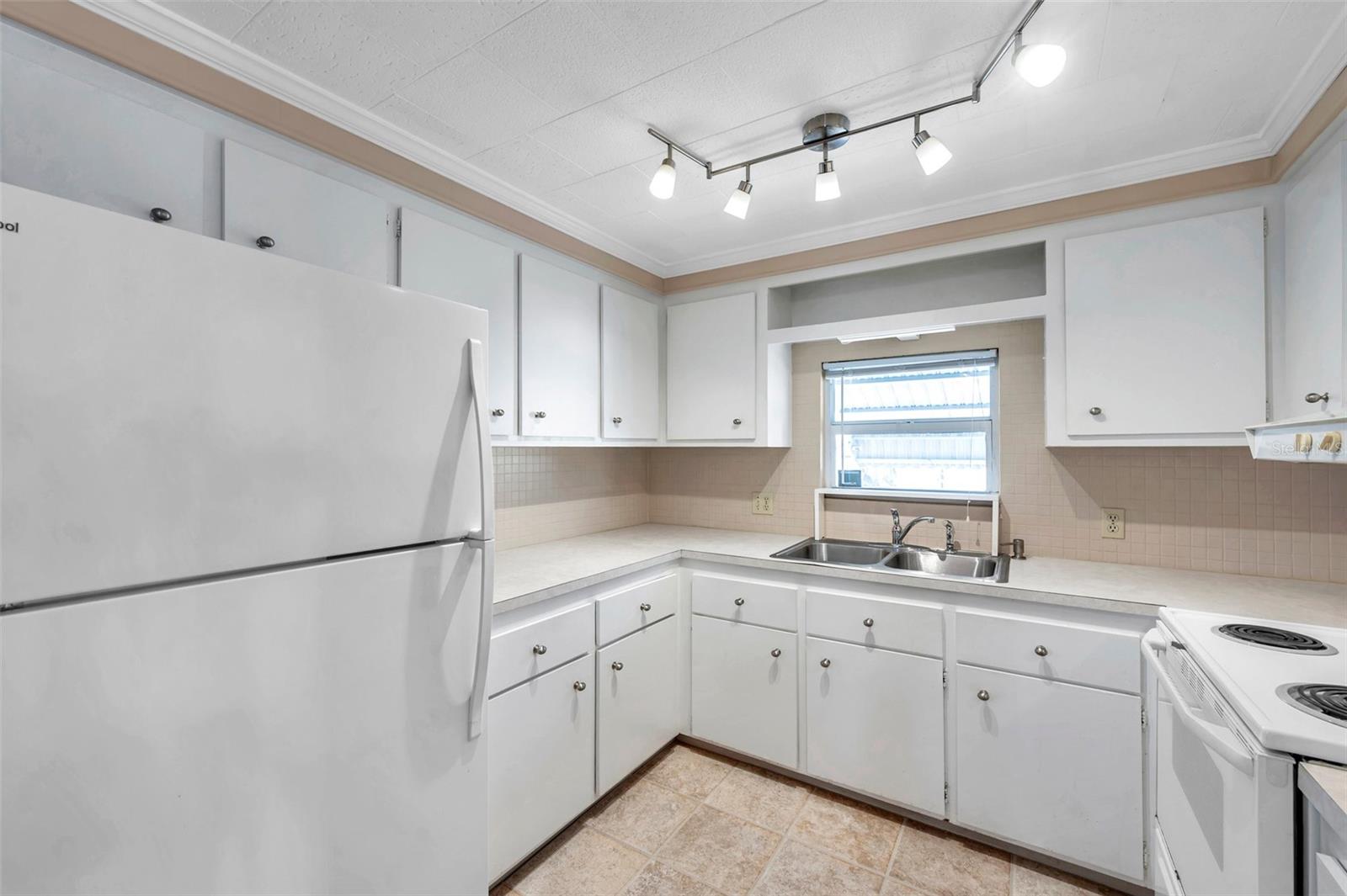 Image 18 of 65 For 4851 Gandy Boulevard B6 L3