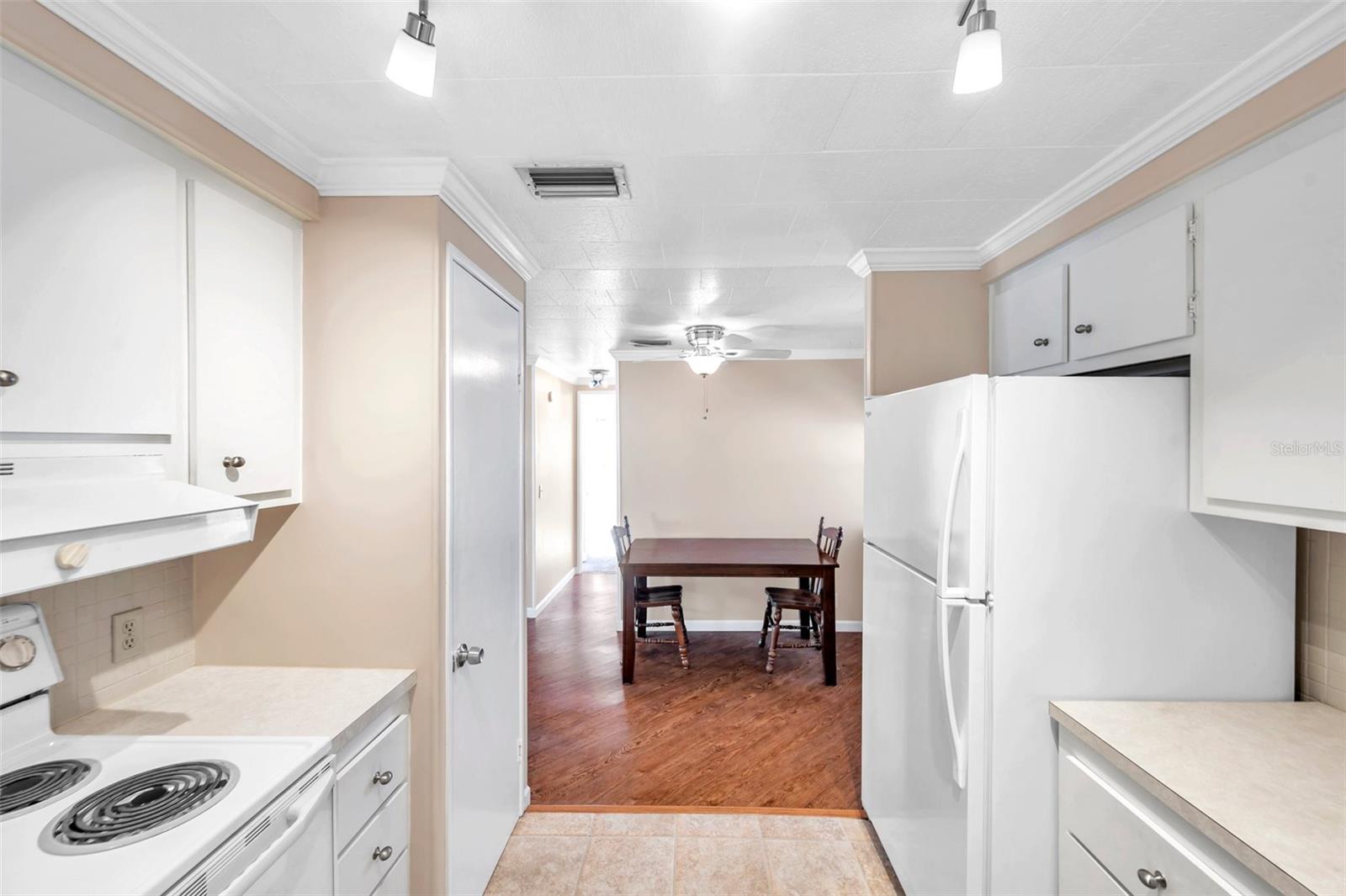 Image 23 of 65 For 4851 Gandy Boulevard B6 L3