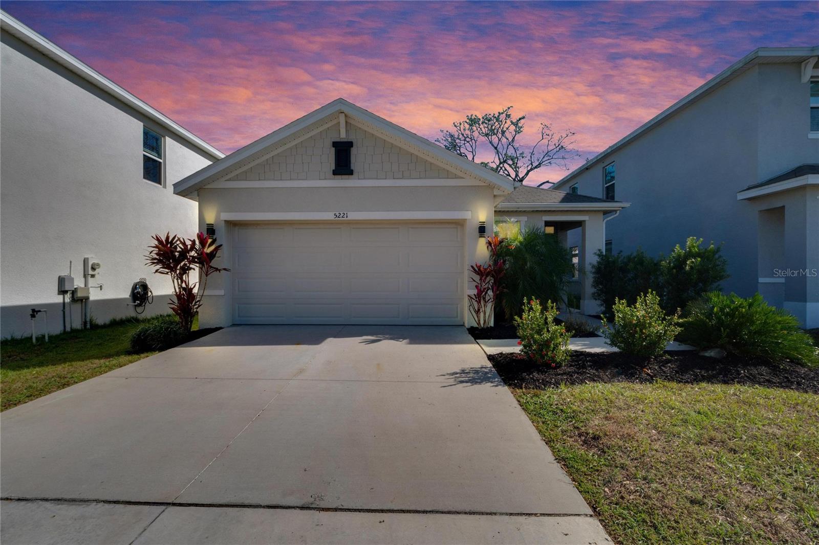 Details for 5221 Hillside Meadow Place, TAMPA, FL 33610