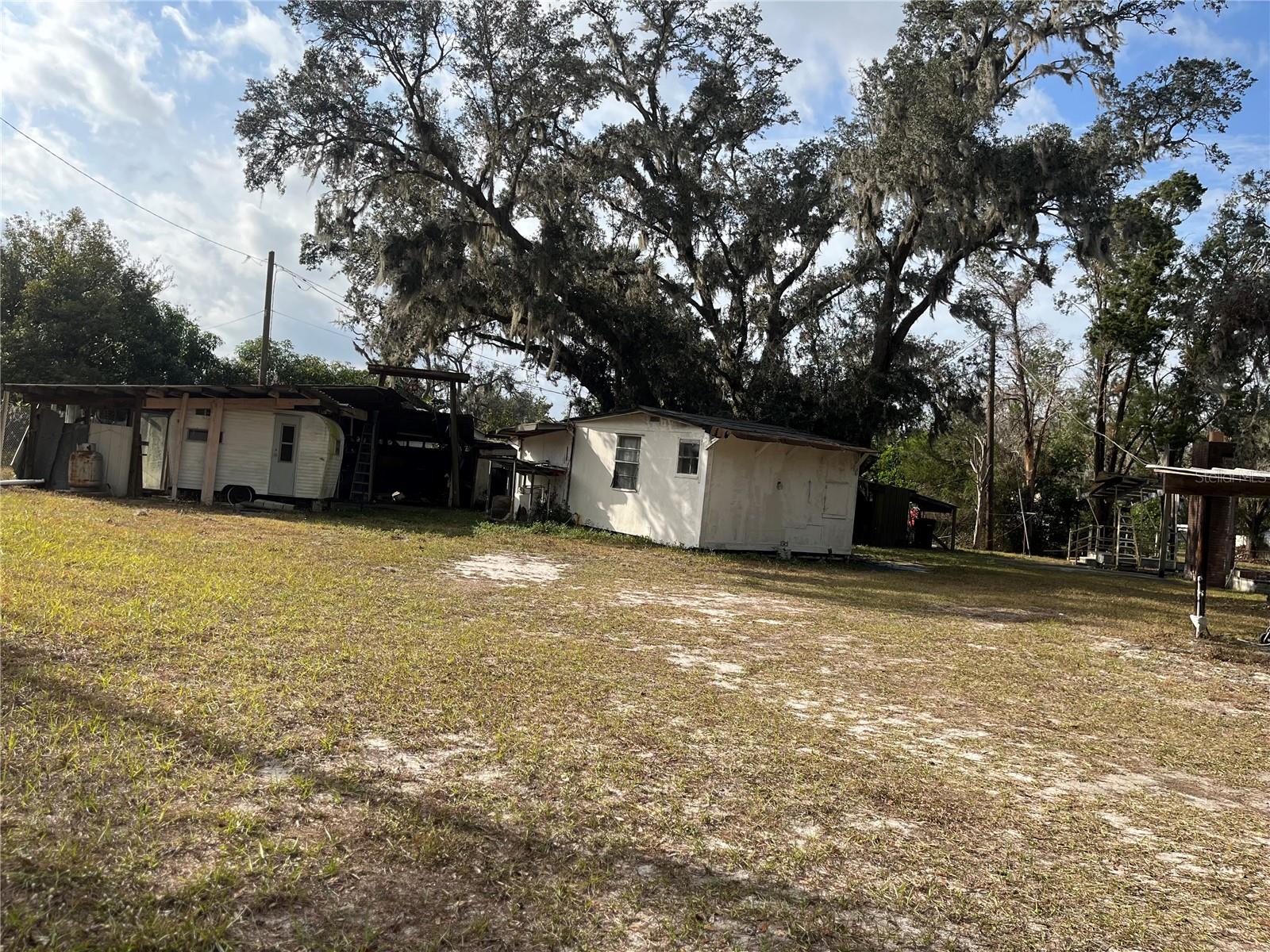 Listing photo id 15 for 1319 Vance Road