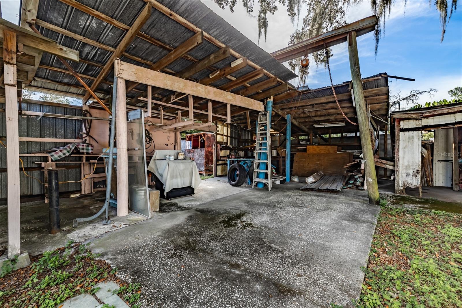 Listing photo id 25 for 1319 Vance Road
