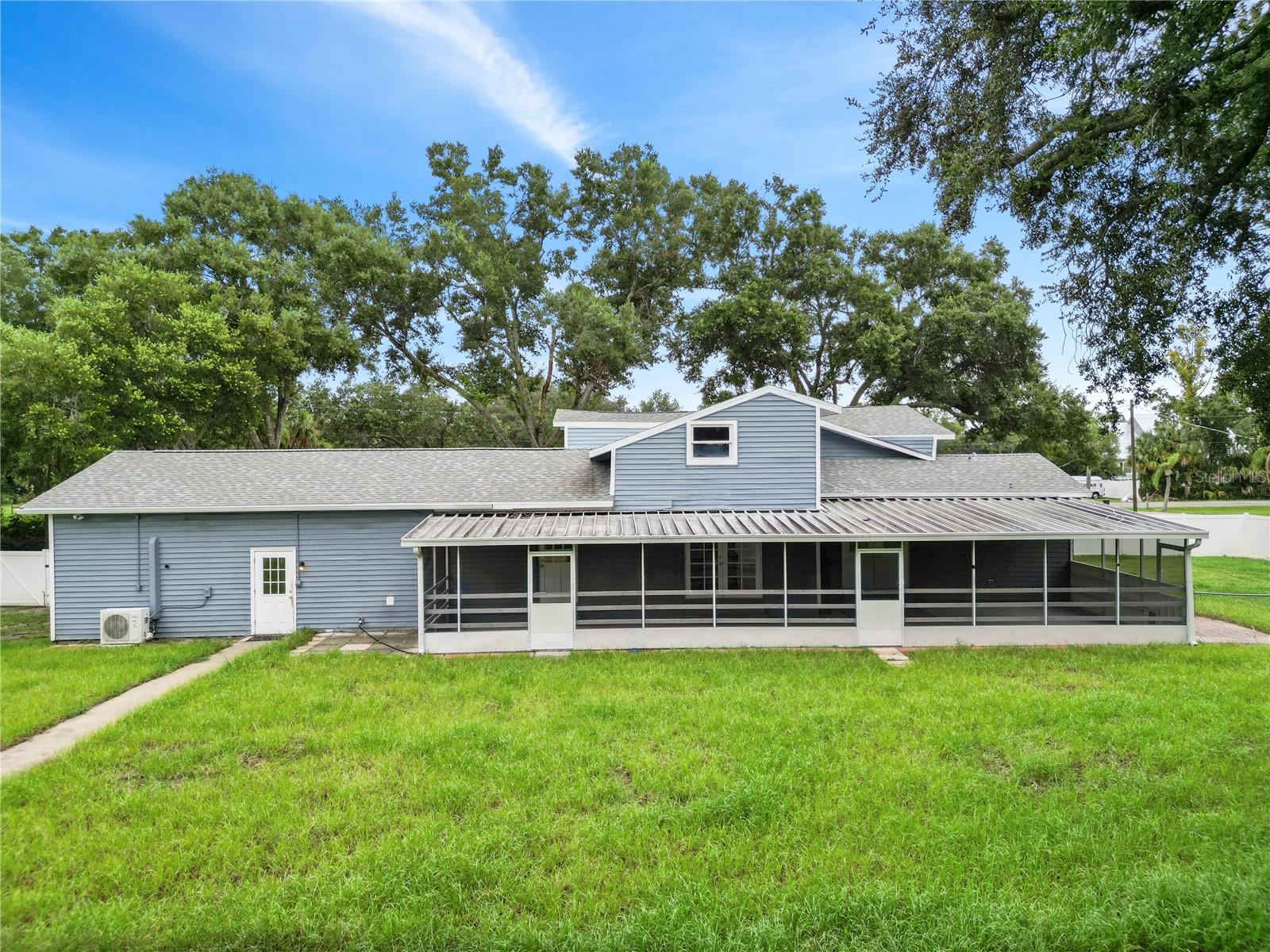 Image 8 of 78 For 6228 48th Avenue Drive E