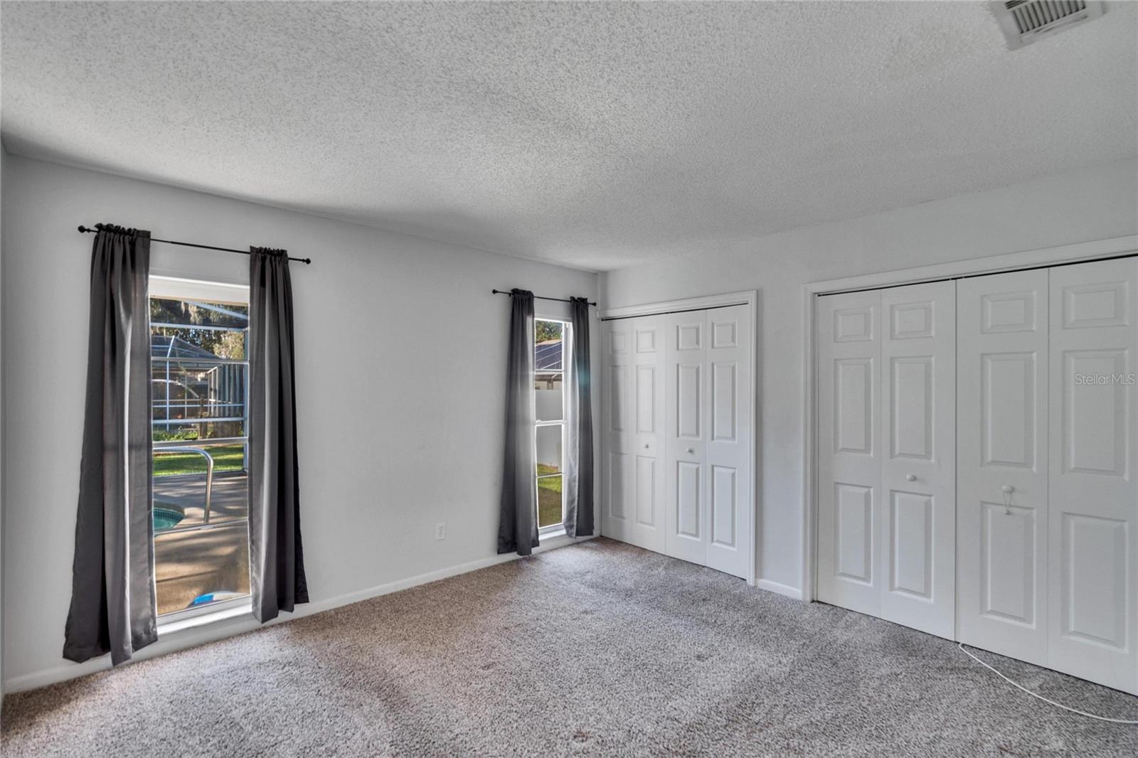 Listing photo id 22 for 1206 Meadowcrest Drive