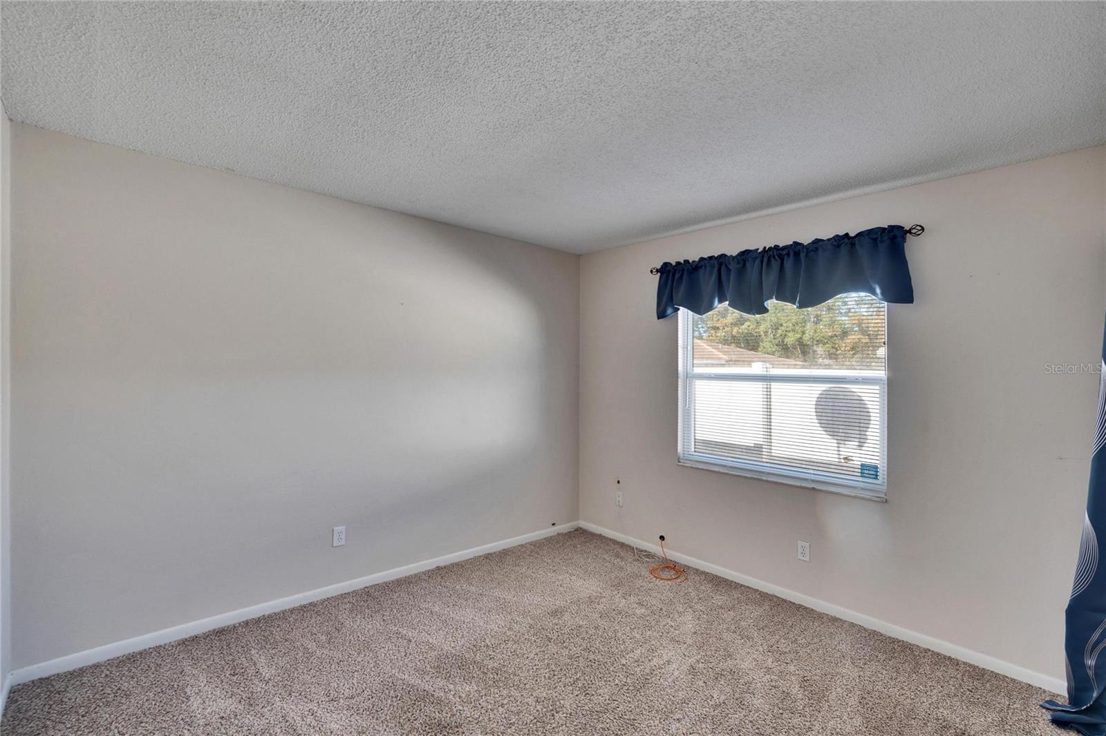 Listing photo id 23 for 1206 Meadowcrest Drive