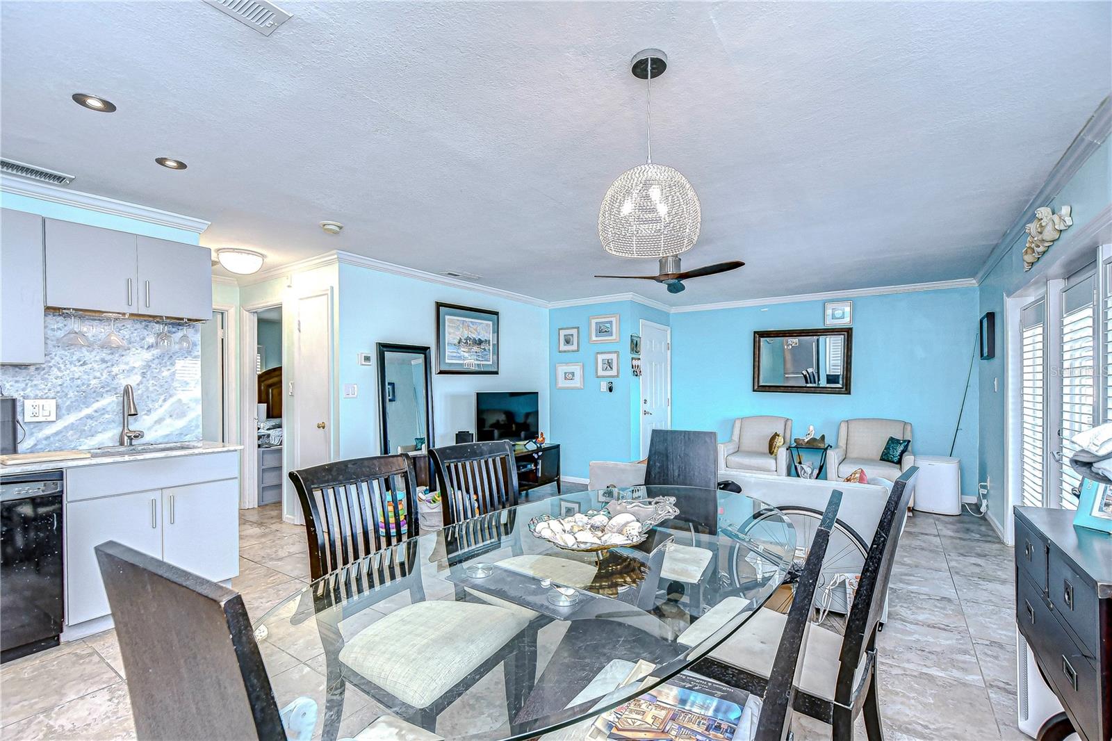 Image 4 of 82 For 5176 Salmon Drive Se D