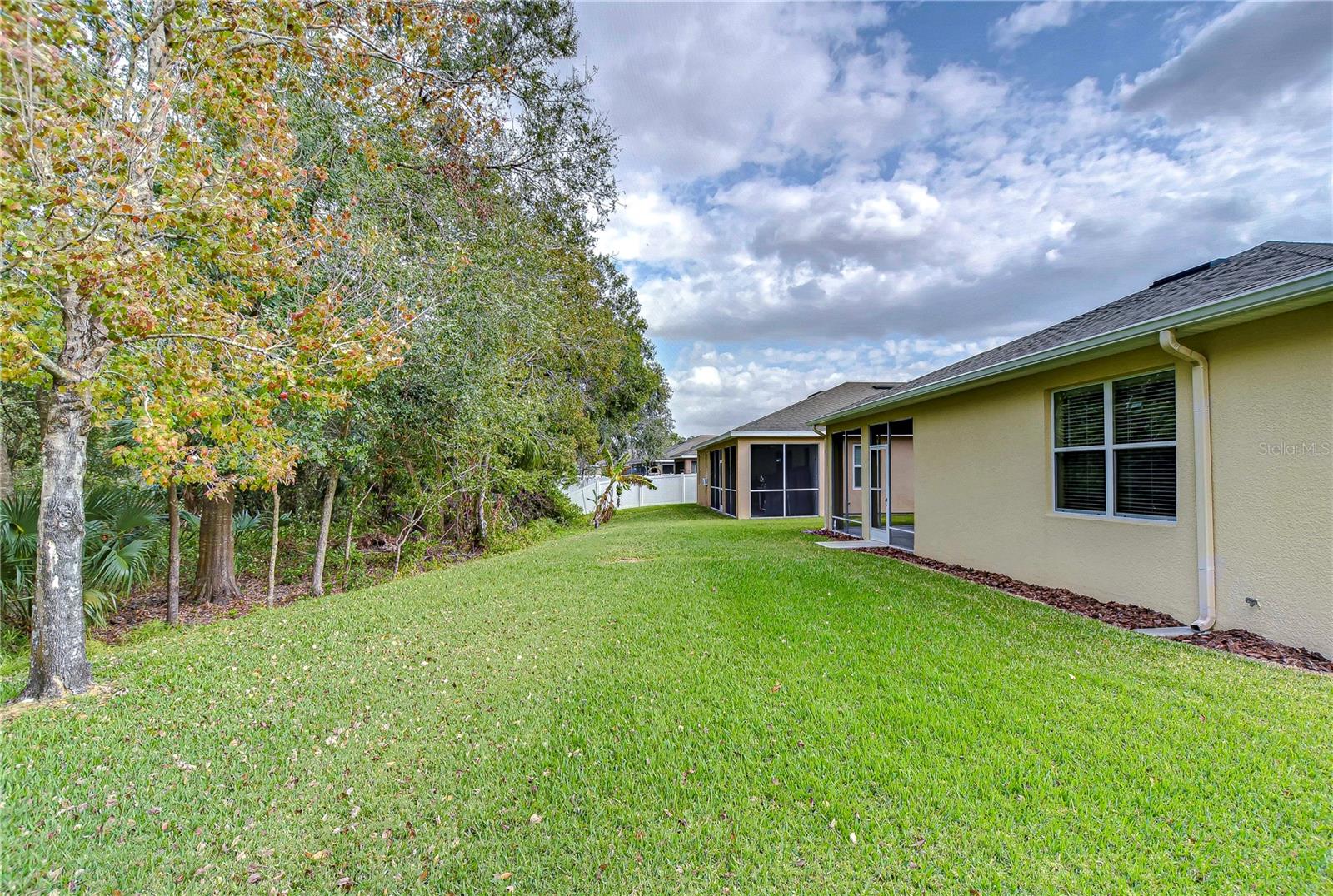 Listing photo id 23 for 2821 Holly Bluff Court