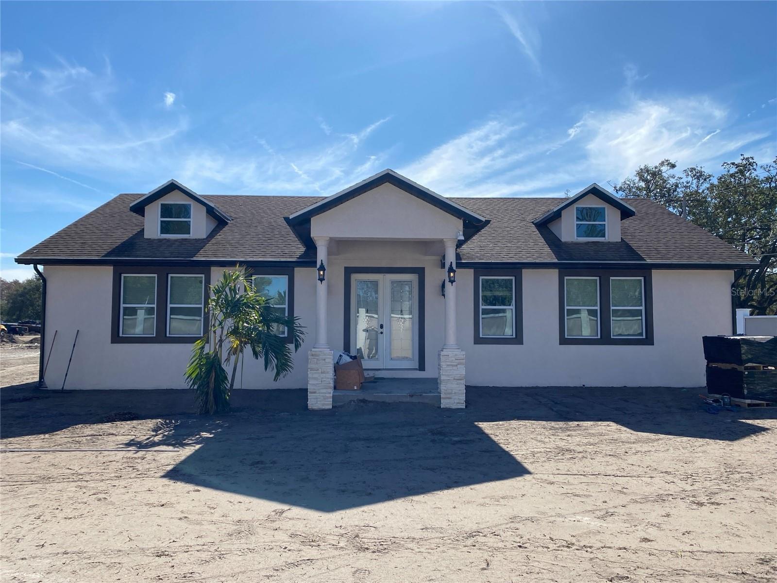 Listing photo id 1 for 8312 Cosme Road