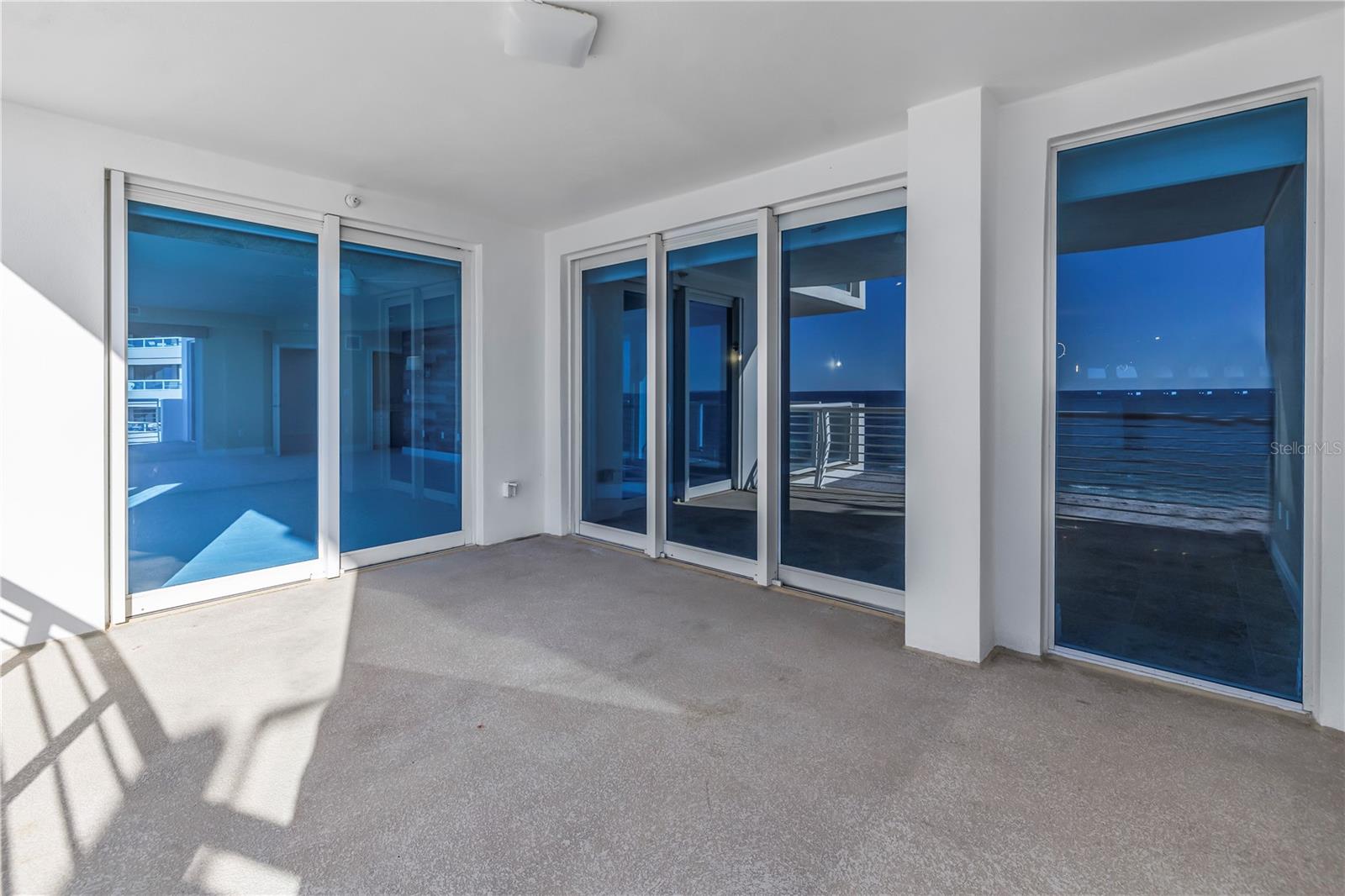 Listing photo id 15 for 1350 Gulf Boulevard 703, 704