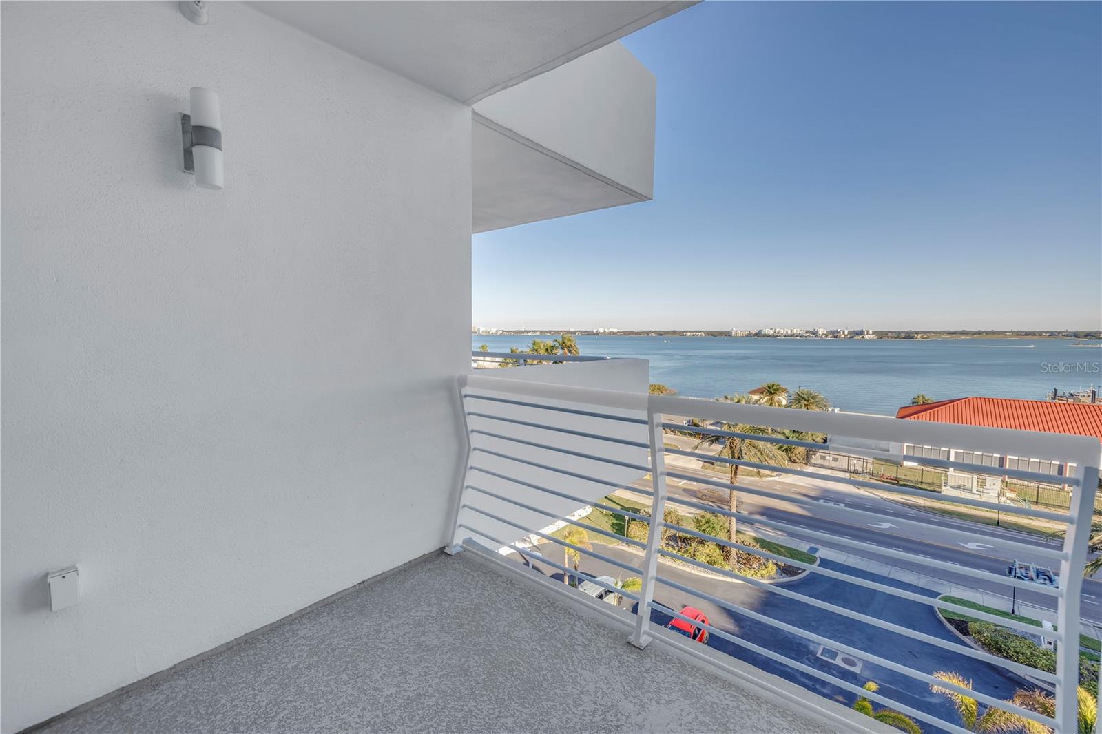 Listing photo id 27 for 1350 Gulf Boulevard 703, 704