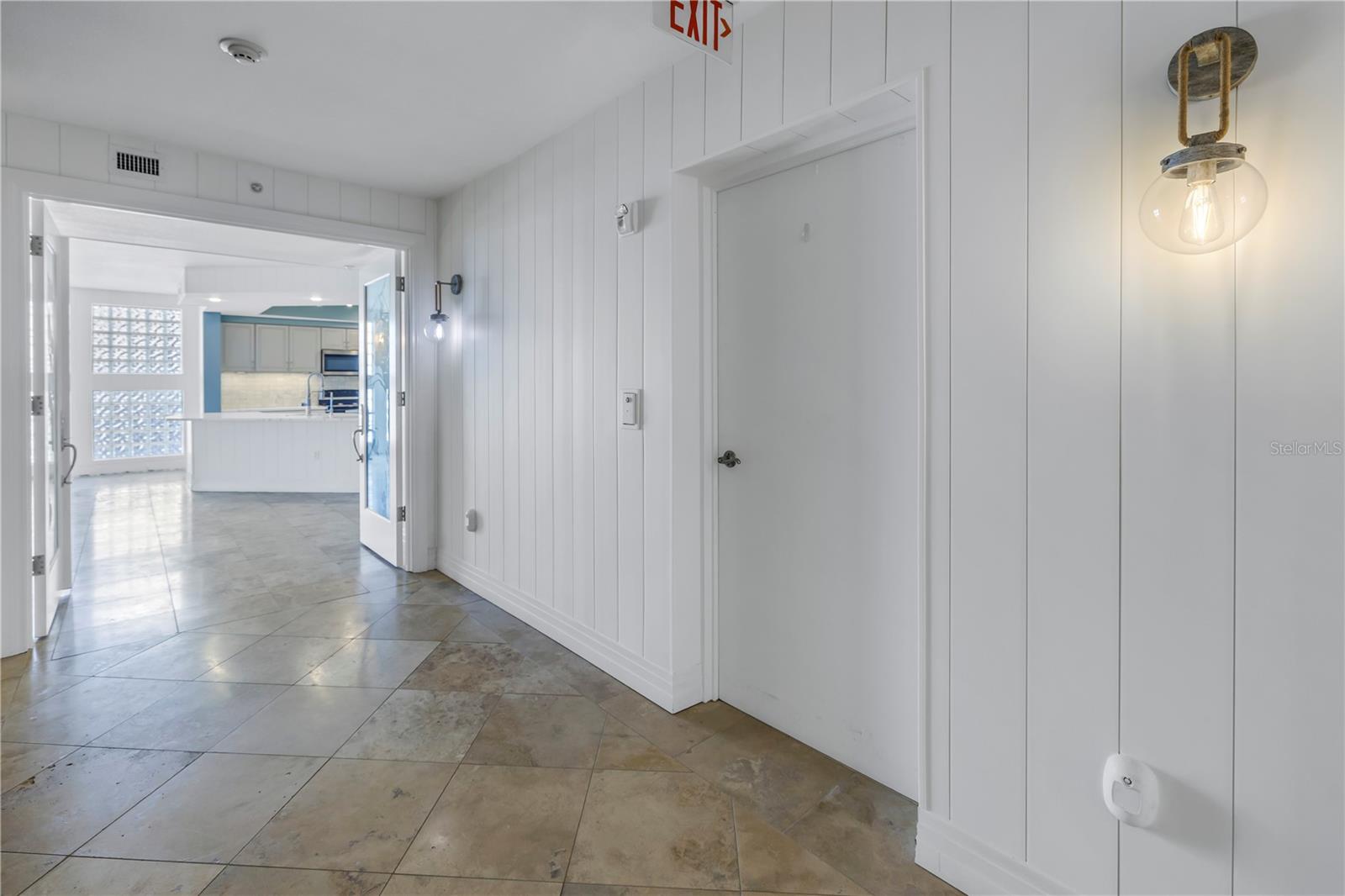 Listing photo id 28 for 1350 Gulf Boulevard 703, 704