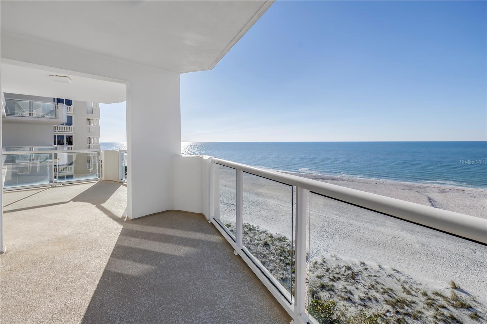 Listing photo id 35 for 1350 Gulf Boulevard 703, 704