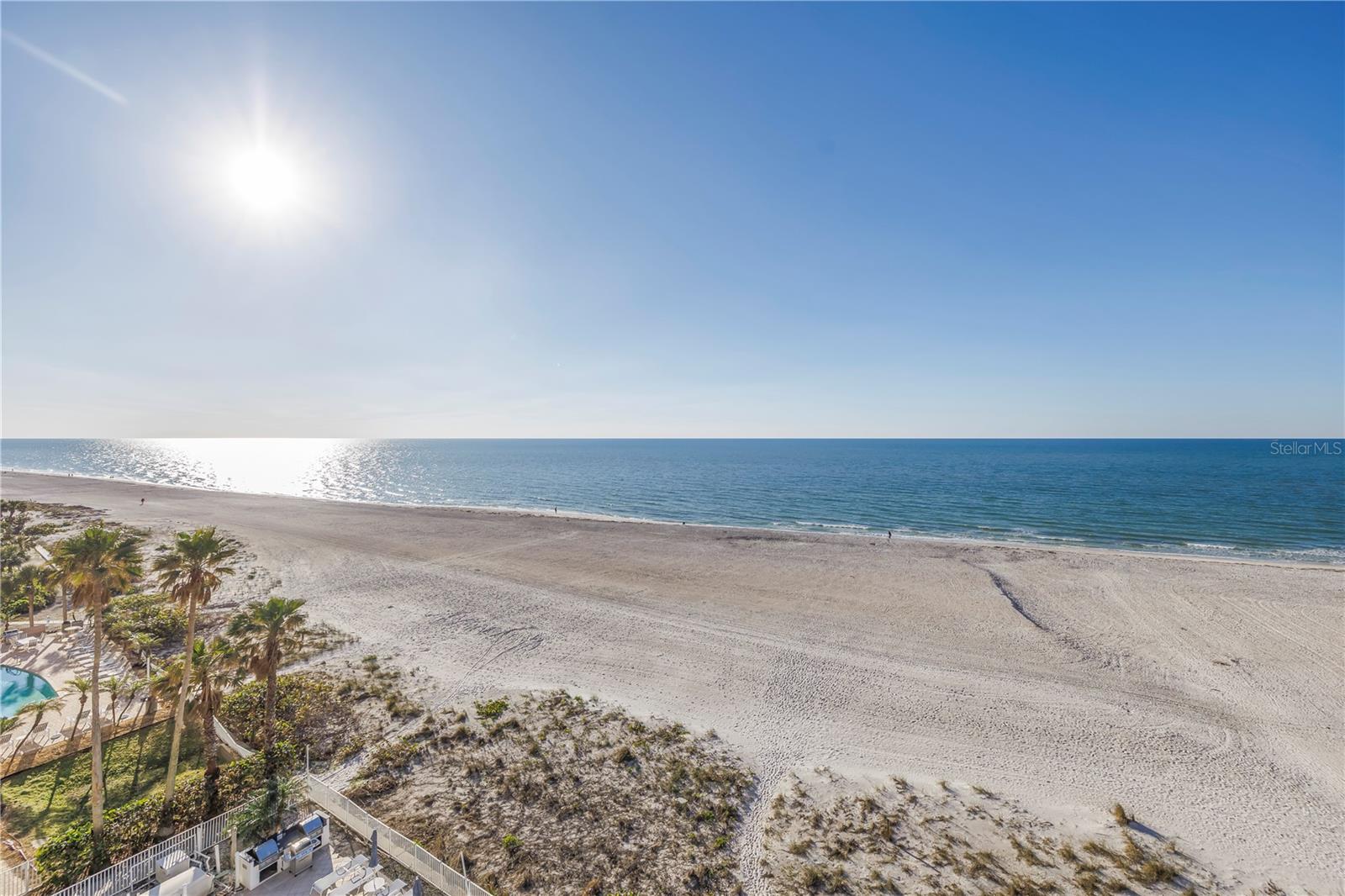 Listing photo id 37 for 1350 Gulf Boulevard 703, 704